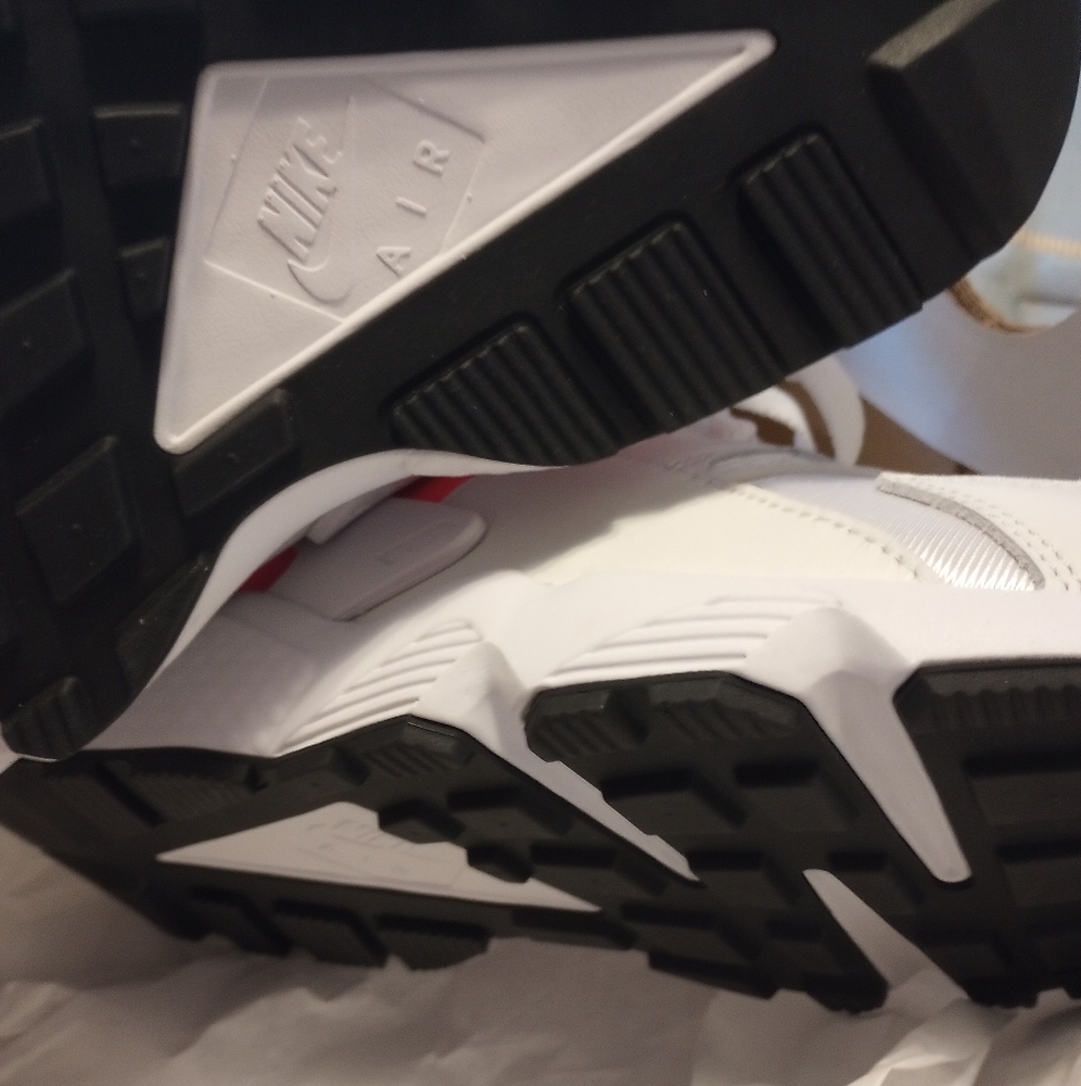 New Hot Panther Pink Women's Nike Air Huarache - Picture 3 of 7